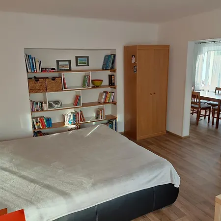 Privatunterkunft Za Lesem *